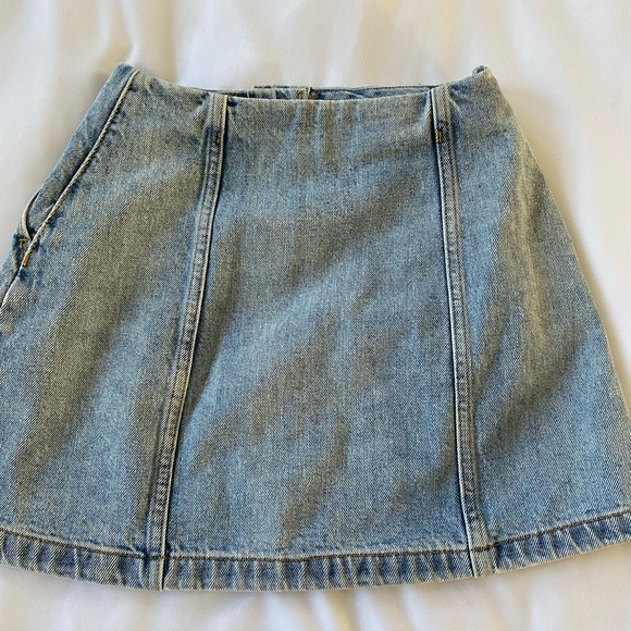 ARITZIA Jean skirt - Picture 3 of 3